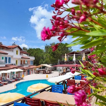 Konfor Suite Otel Cedit Kültér fotó