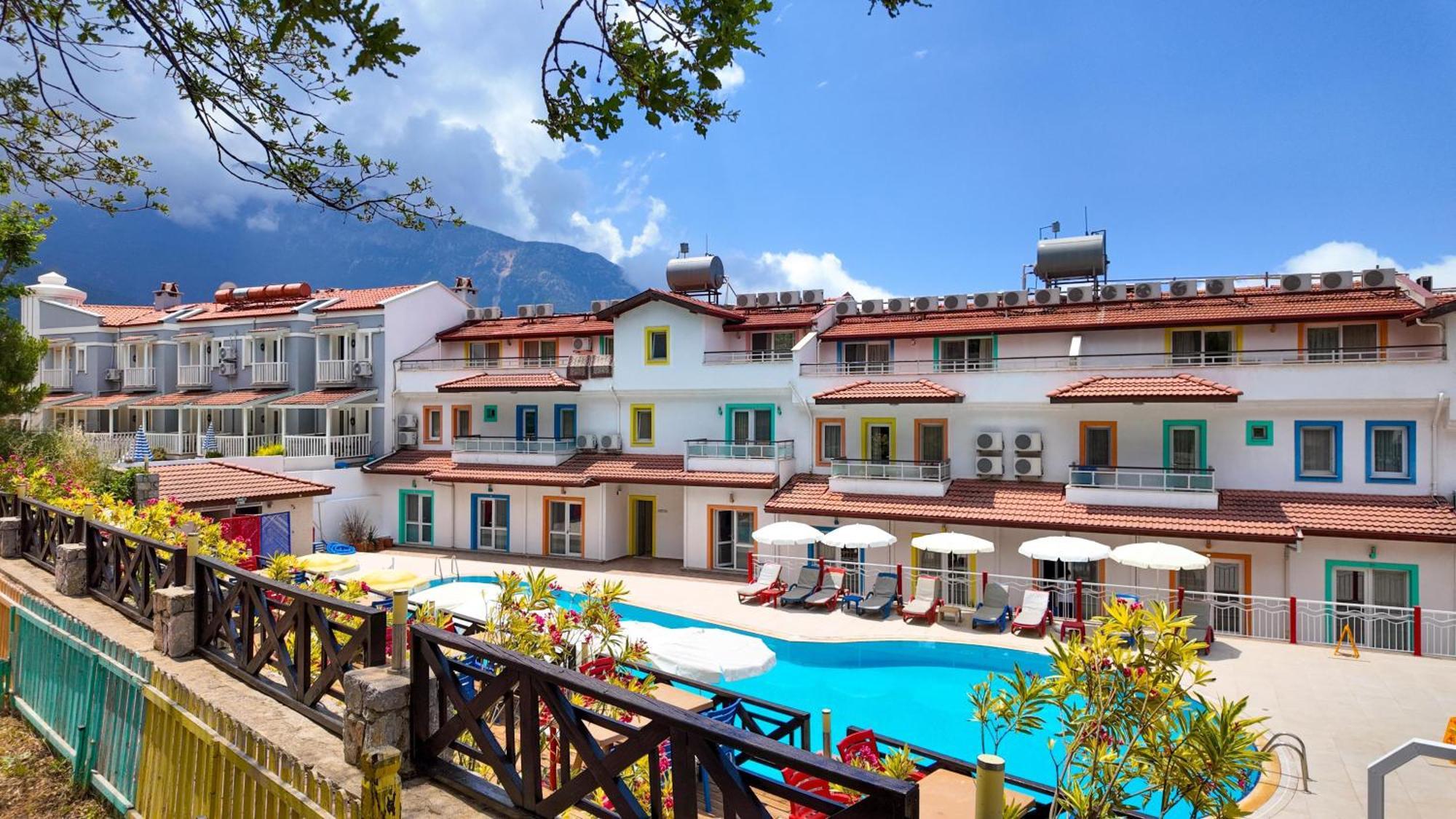 Konfor Suite Otel Cedit Kültér fotó