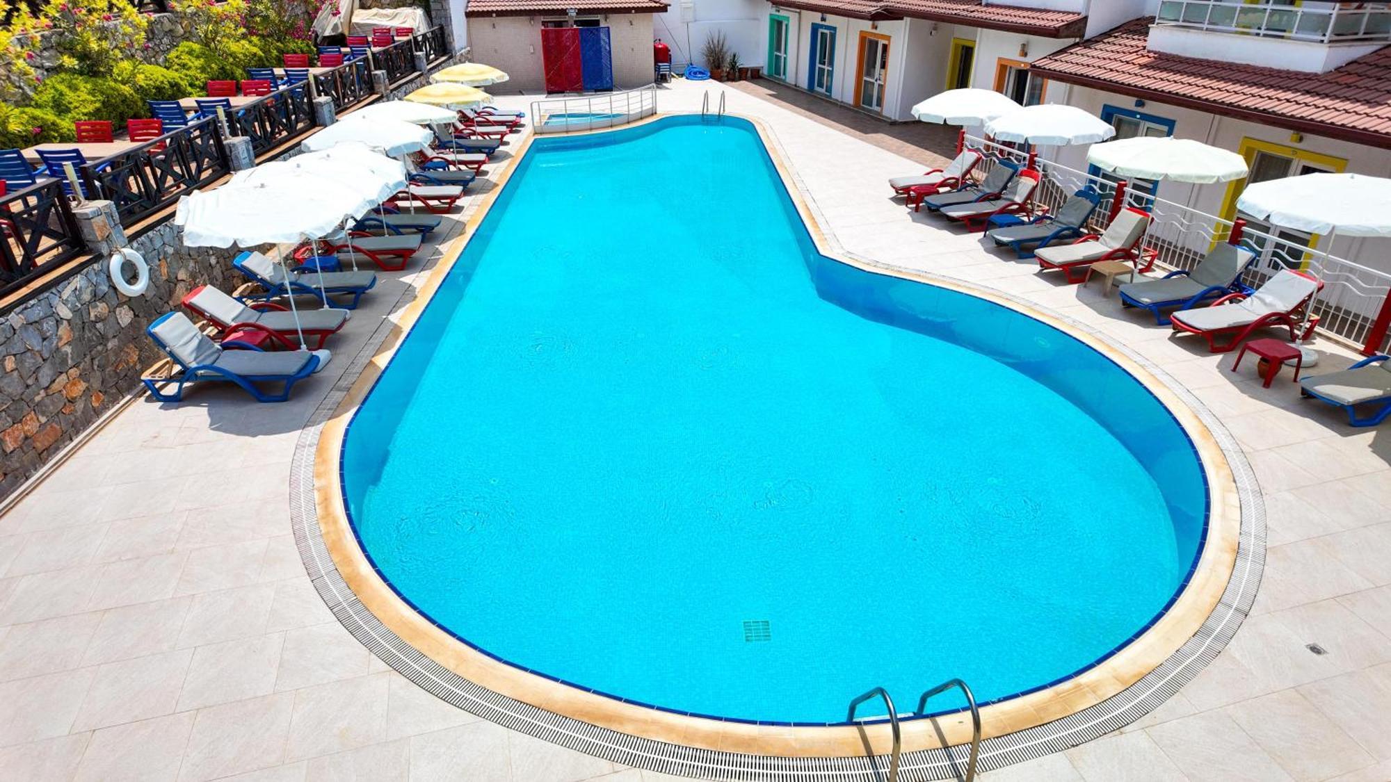 Konfor Suite Otel Cedit Kültér fotó