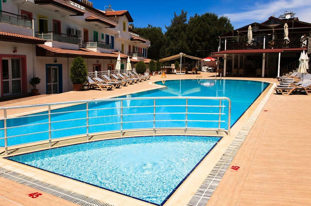 Konfor Suite Otel Cedit Kültér fotó